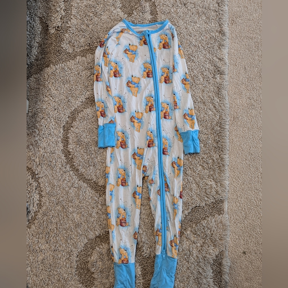 Little loves & CO/ Winnie the Pooh print romper / 18-24 months